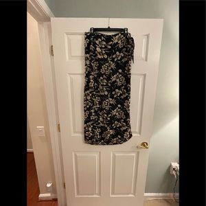 Old Navy Maxi Wrap Skirt Size 12, Black & Cream can cut to make shorter.